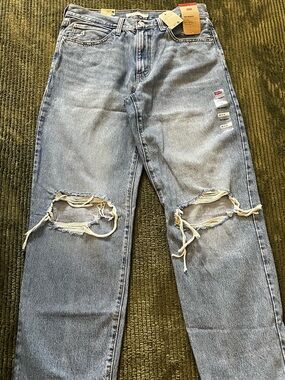 Levi's Men's Light Blue Ripped Relaxed Jeans